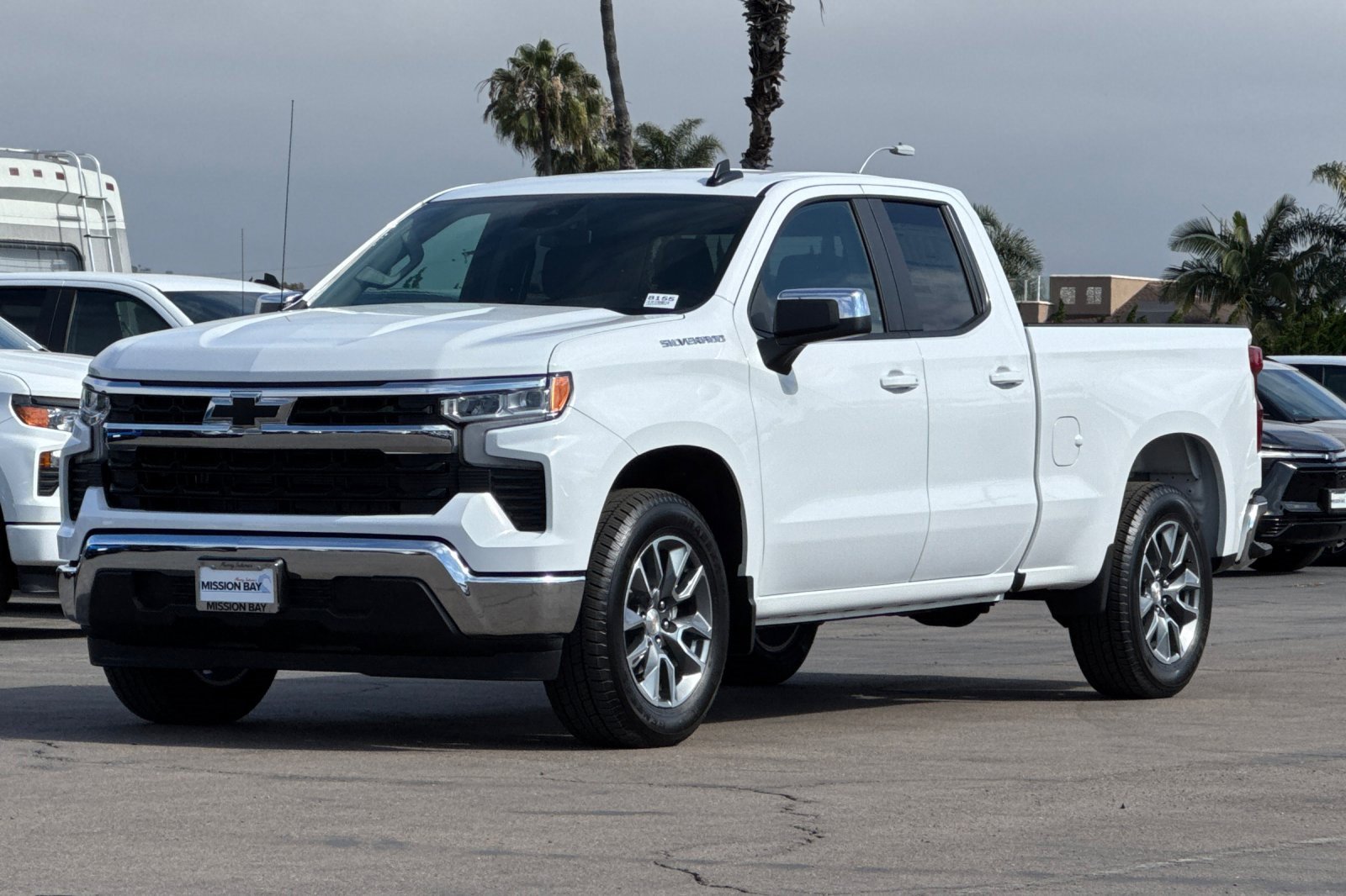 2025 Chevrolet Silverado 1500 LT photo 8