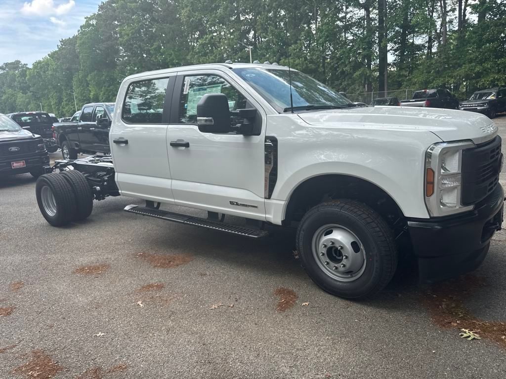 2025 Ford F-350 XL photo 2