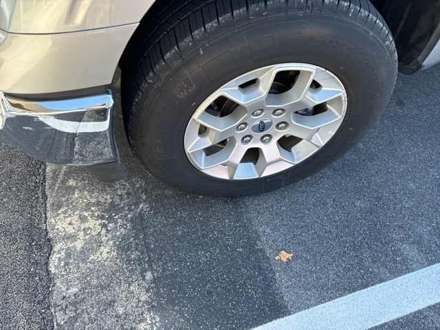 2023 Ford F-150 XLT photo 2