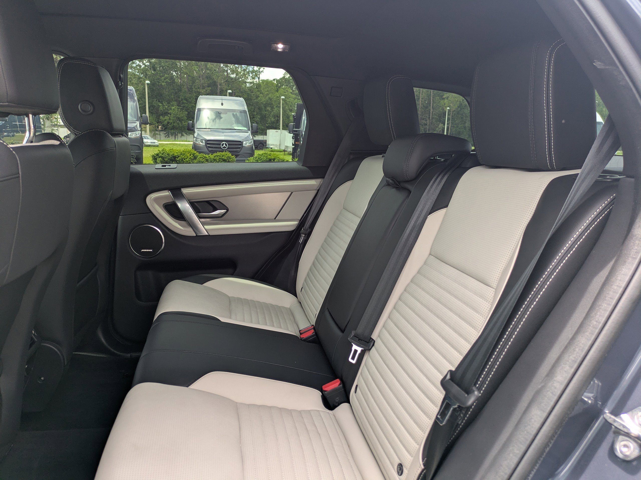 2024 Land Rover Discovery Sport Dynamic SE photo 11