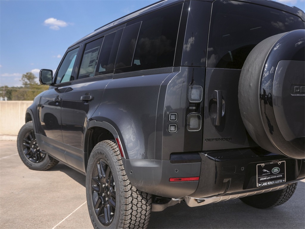 2026 Land Rover Defender 110 S photo 7