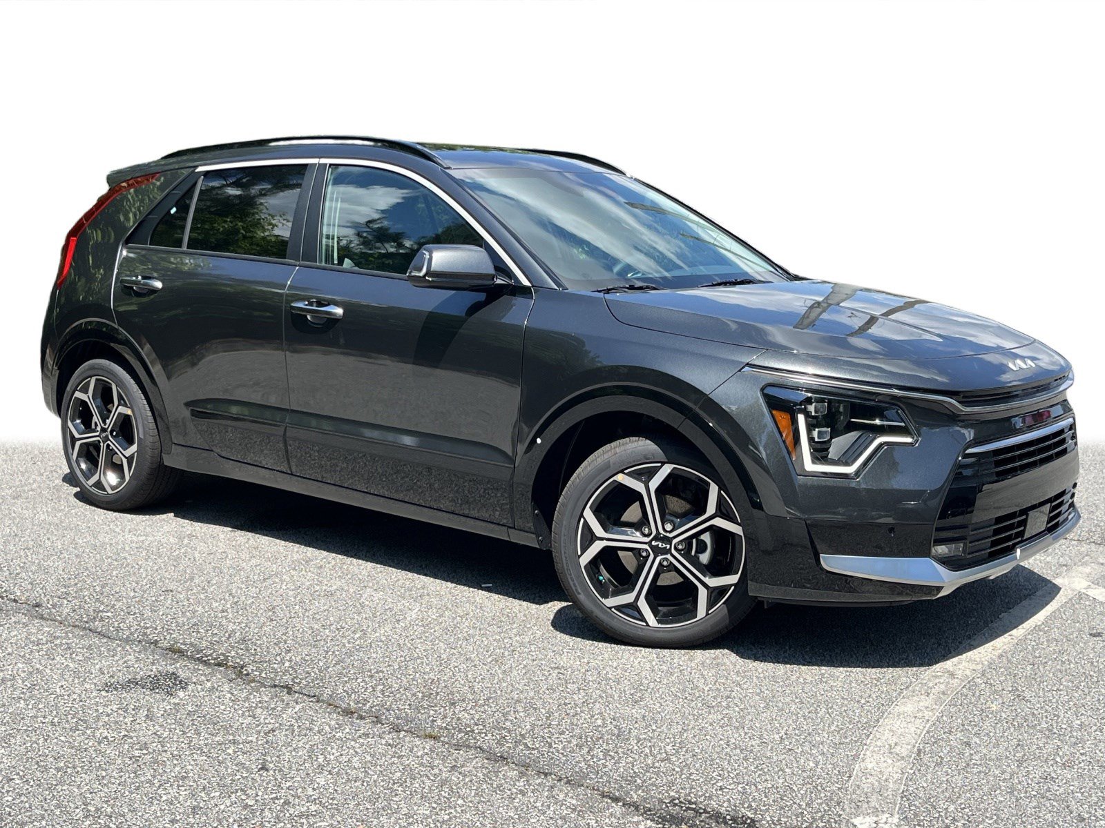 2025 Kia Niro SX Touring photo 2