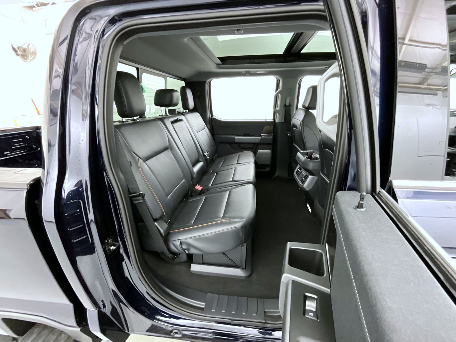 2025 Ford F-350 Lariat photo 18