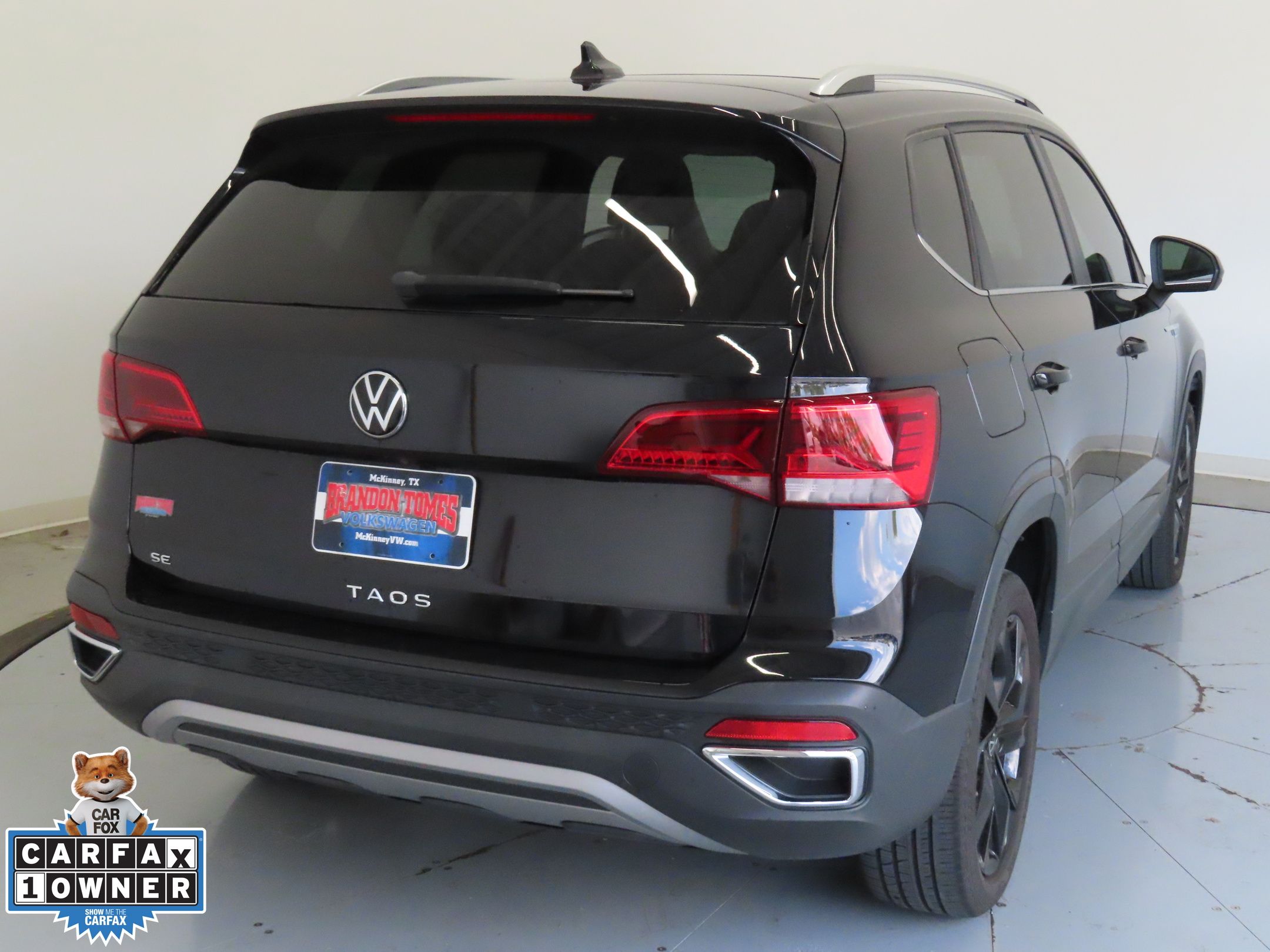 2022 Volkswagen Taos SE photo 3