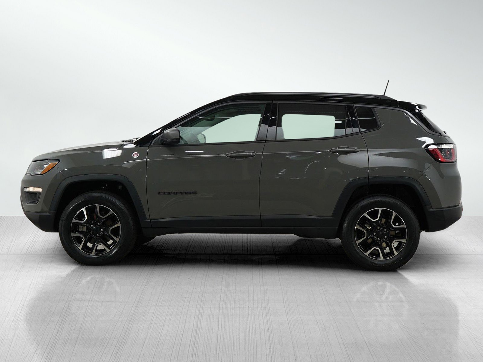 Used 2020 Jeep Compass Trailhawk with VIN 3C4NJDDBXLT156902 for sale in Minneapolis, Minnesota
