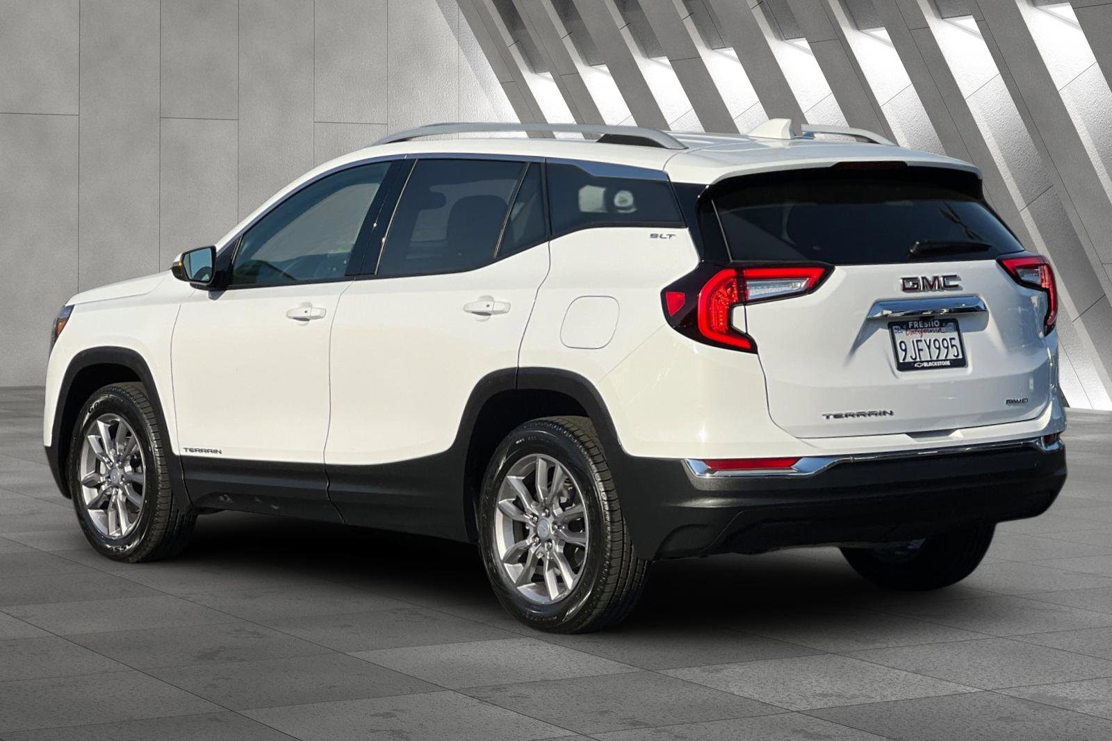 2024 Gmc Terrain SLT photo 5
