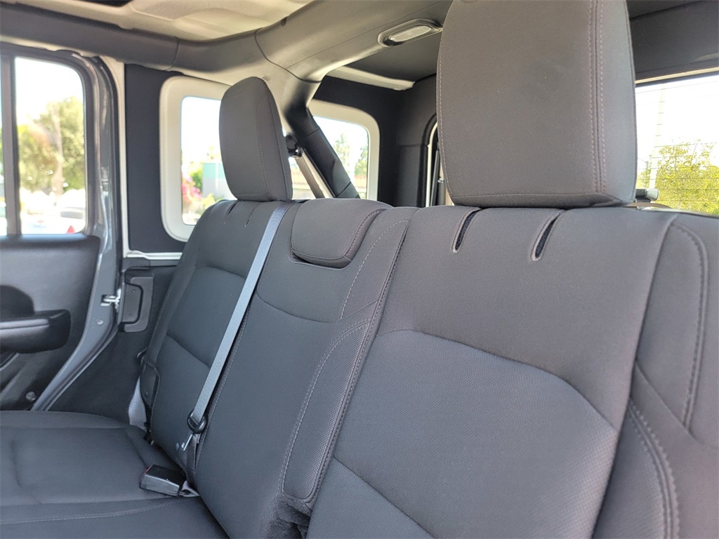 2018 Jeep Wrangler Unlimited Sport S photo 17