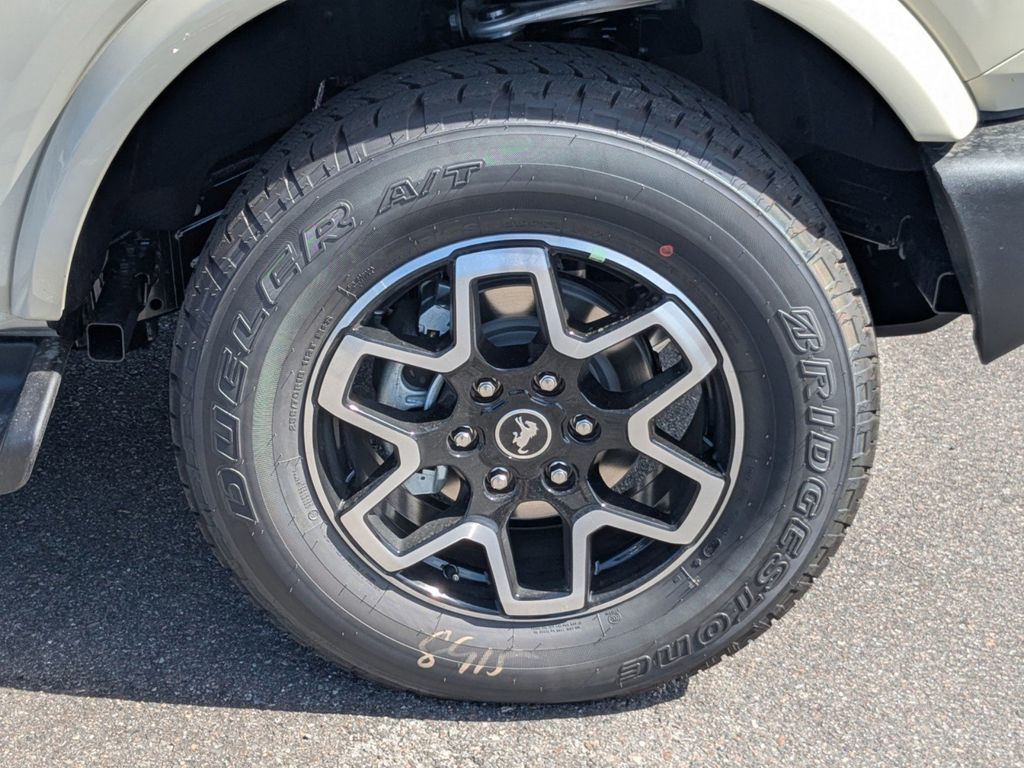 2025 Ford Bronco Outer Banks photo 11