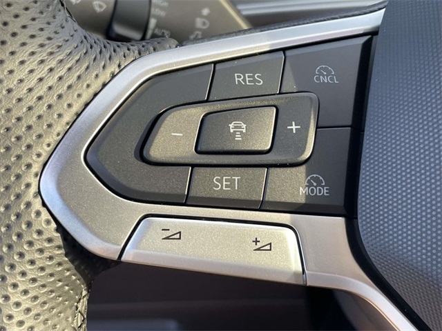 2025 Volkswagen Tiguan SE R-Line Black photo 19