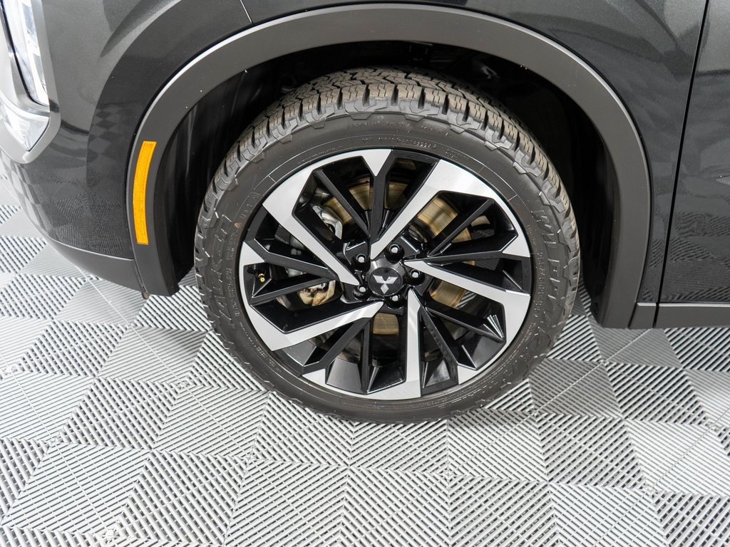 2023 Mitsubishi Outlander SE Black Edition photo 24