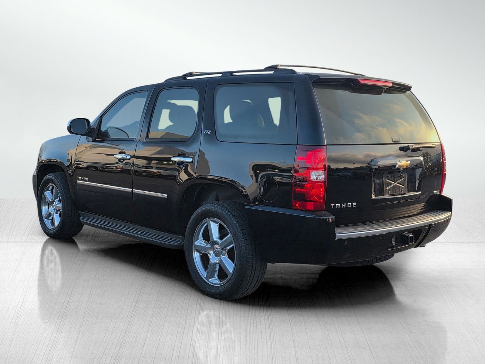 2011 Chevrolet Tahoe LTZ photo 2