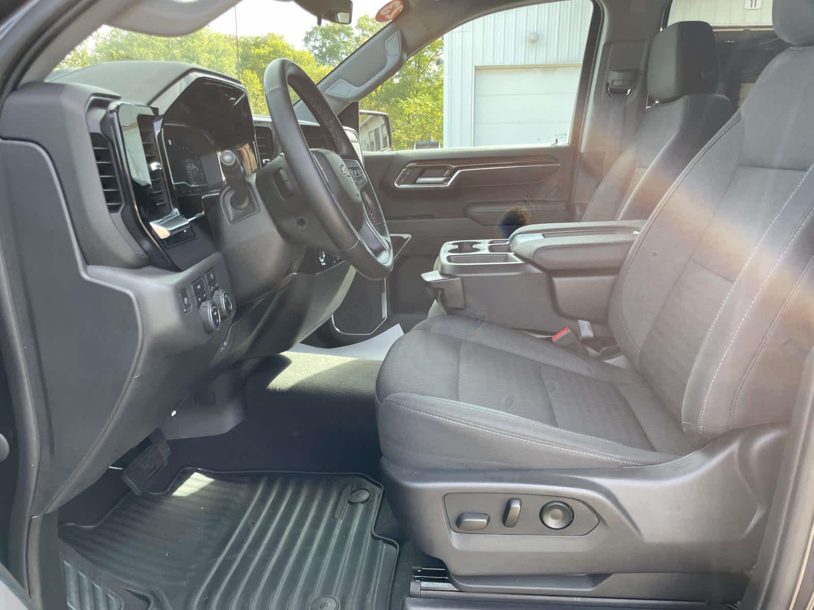 2023 Chevrolet Silverado 1500 LT photo 12