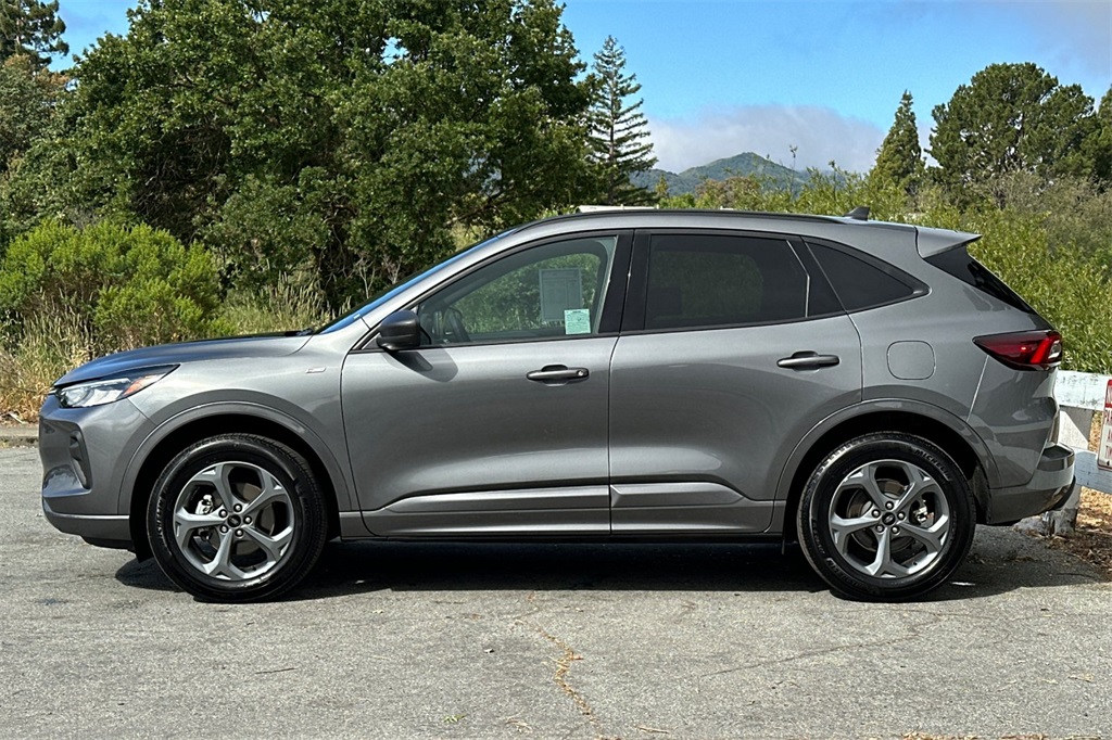 2024 Ford Escape ST-Line photo 7