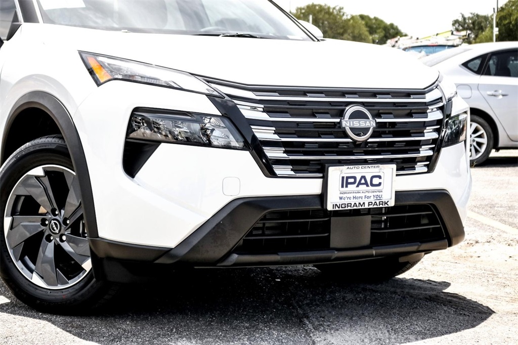 2025 Nissan Rogue SV photo 2