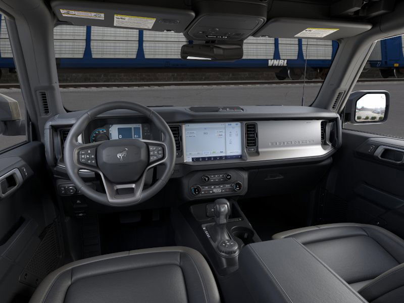 2025 Ford Bronco Outer Banks photo 8