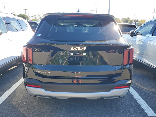 2026 Kia Sorento LX photo 3