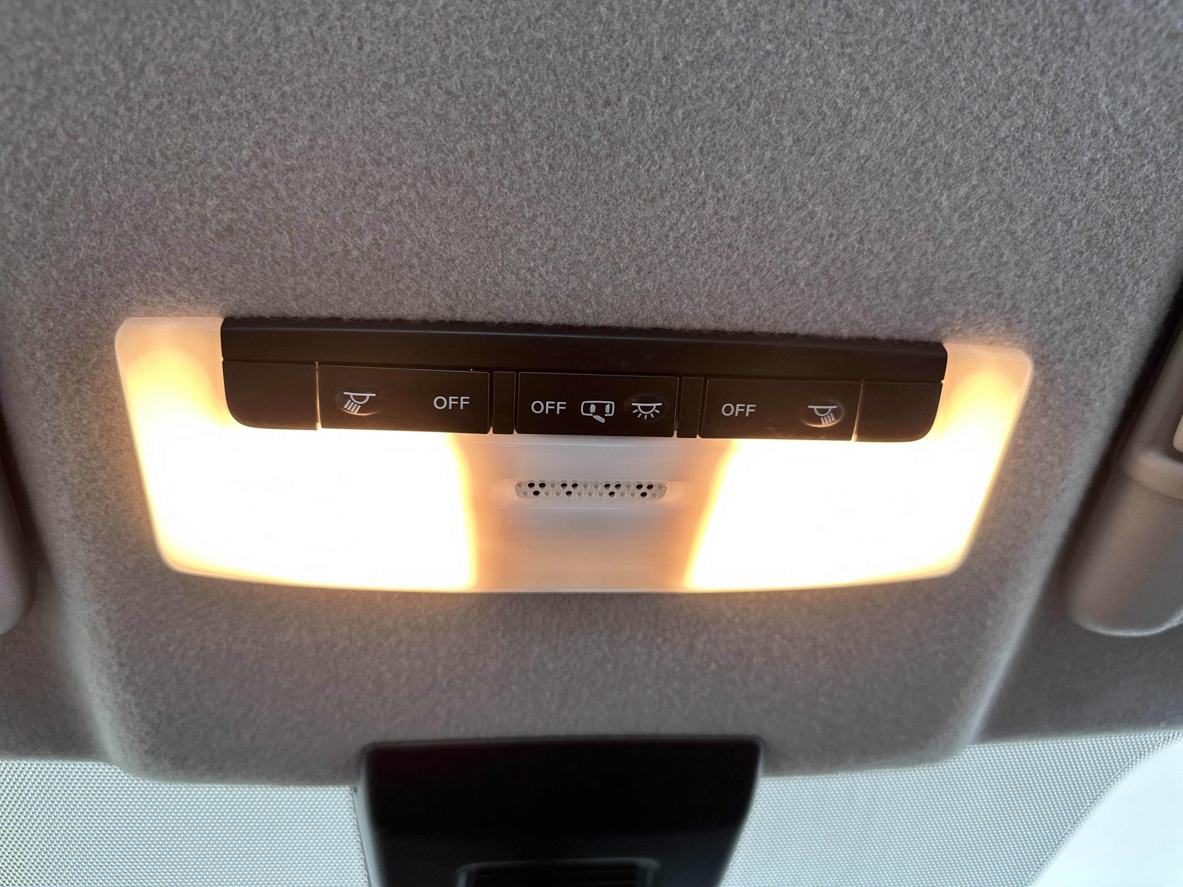 2023 Nissan Kicks SV photo 16
