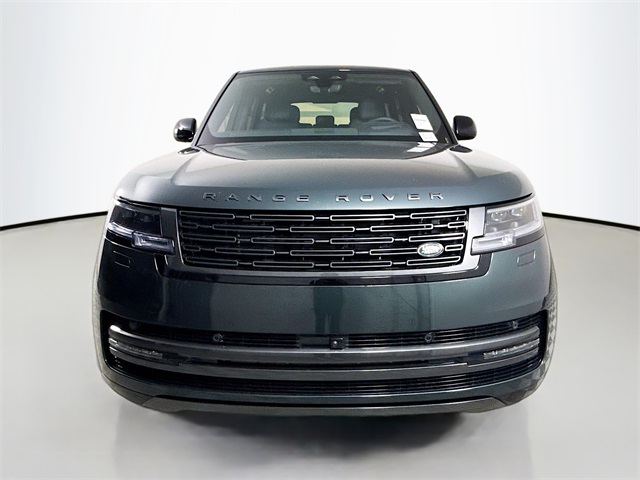 2025 Land Rover Range Rover SE photo 2