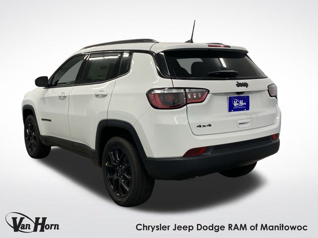 2025 Jeep Compass Latitude photo 3