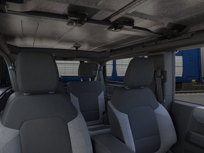 2025 Ford Bronco Base photo 8