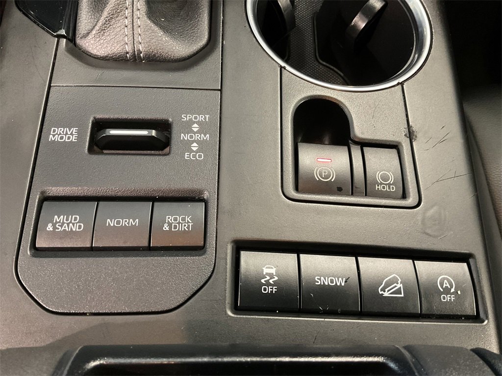 2022 Toyota Highlander XLE photo 25