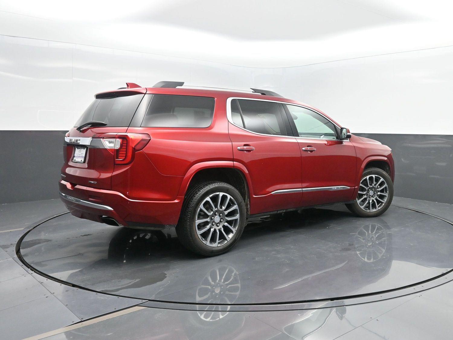 2022 Gmc Acadia Denali photo 2
