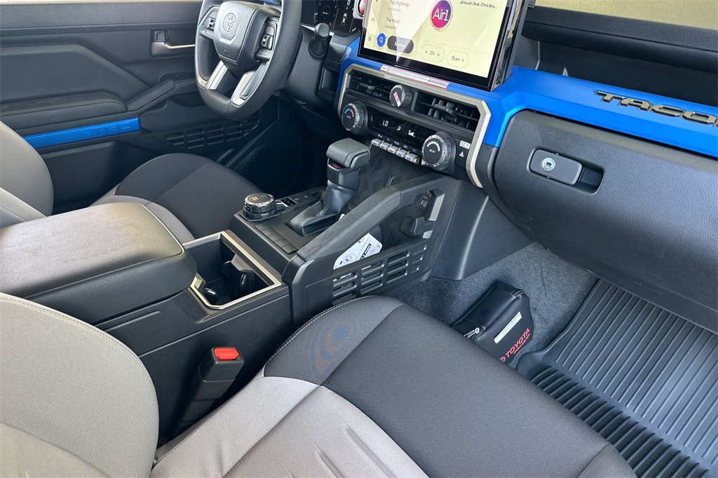 2025 Toyota Tacoma TRD Sport 4x4 Double Cab photo 13