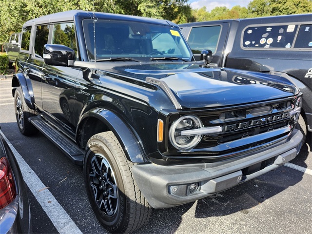 2024 Ford Bronco Outer Banks photo 2