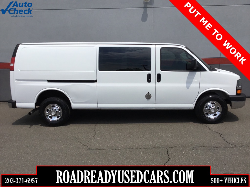 2017 Chevrolet Express Cargo Work Van's photo
