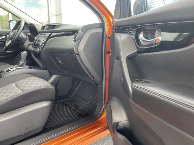 2022 Nissan Rogue Sport SV photo 18
