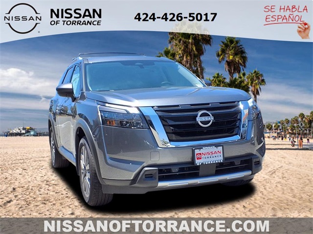 2025 Nissan Pathfinder SL's photo