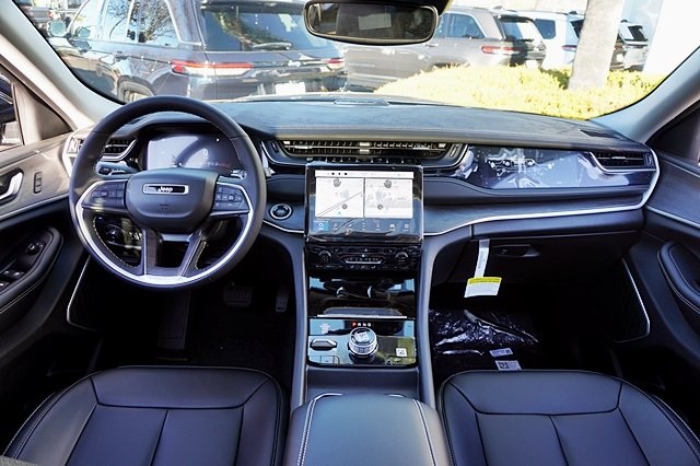 2023 Jeep Cherokee 4xe photo 23