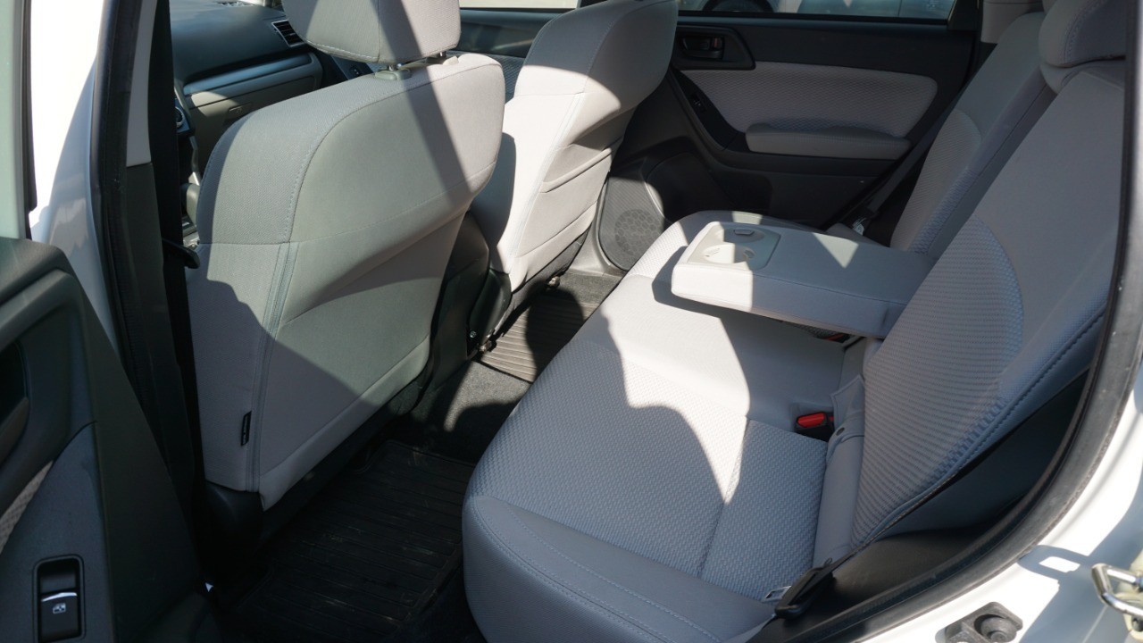 2018 Subaru Forester Premium photo 5