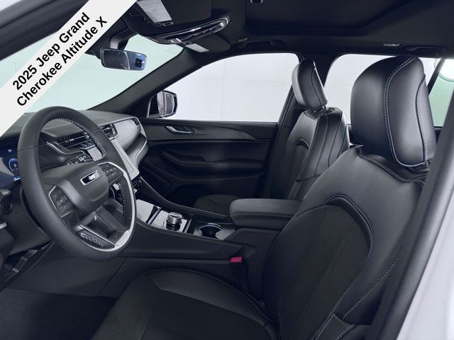 2025 Jeep Grand Cherokee Altitude X photo 21