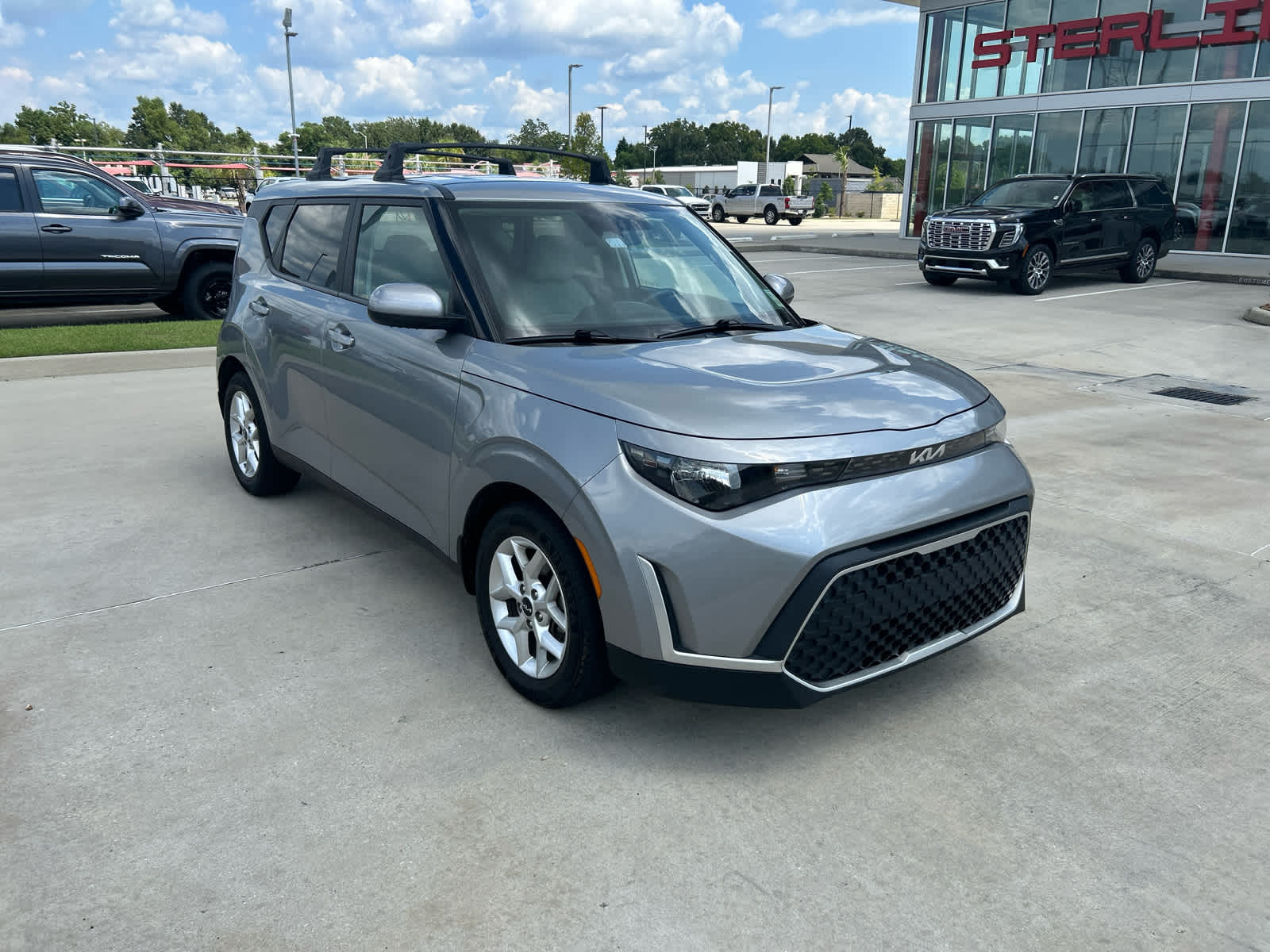 2023 Kia Soul LX photo 2