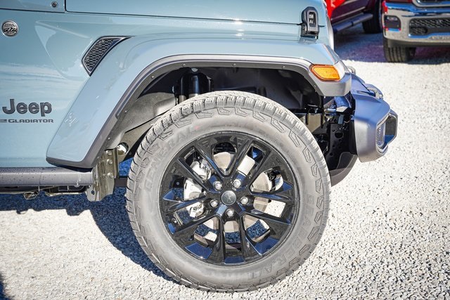 2025 Jeep Gladiator photo 5