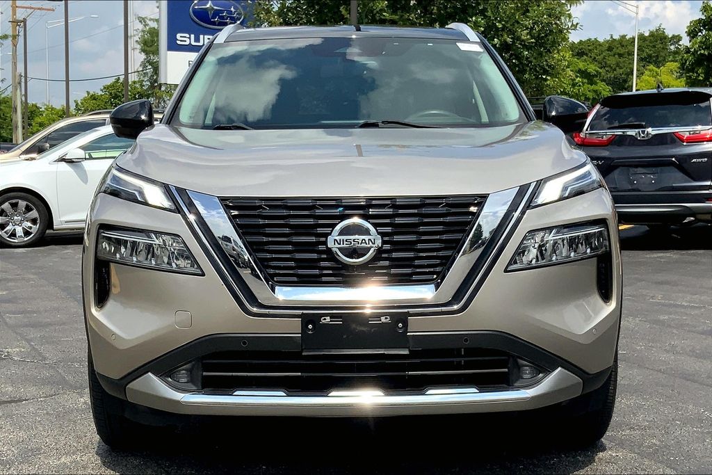 2021 Nissan Rogue Platinum photo 2
