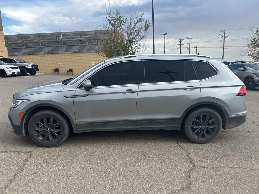2022 Volkswagen Tiguan SE photo 3