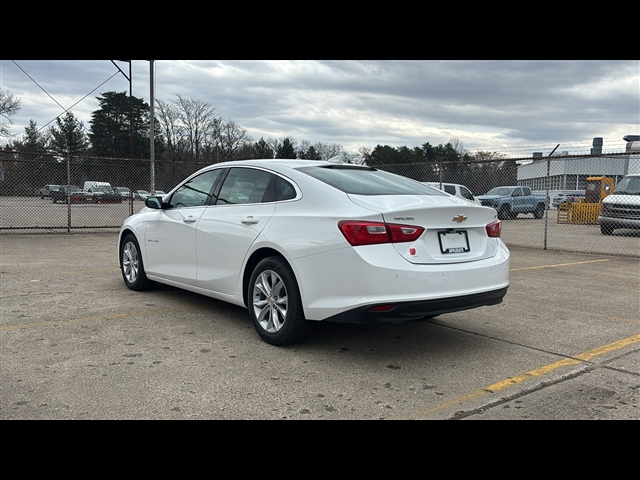 2025 Chevrolet Malibu 1LT photo 2
