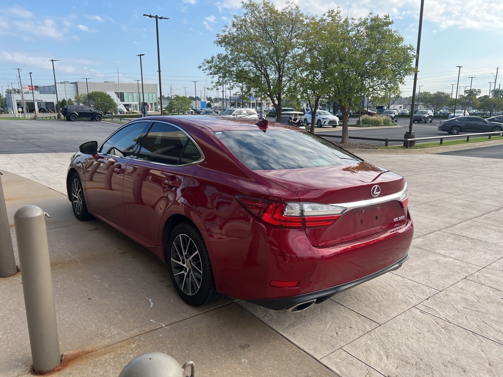 2017 Lexus ES 350 photo 4
