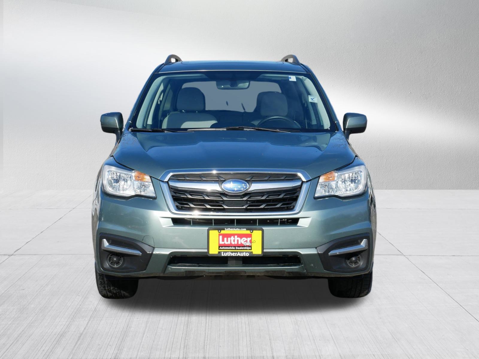 2017 Subaru Forester Premium photo 2