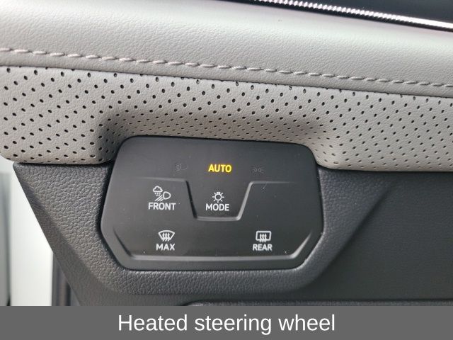 2024 Volkswagen Atlas Peak Edition SE Technology photo 5