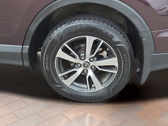 2017 Toyota RAV4 XLE photo 20
