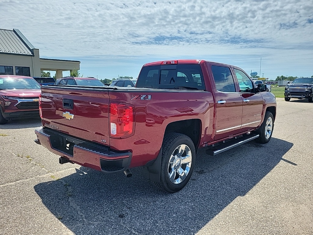 PreOwned 2018 Chevrolet Silverado 1500 LTZ 4D Crew Cab in Hutchinson 