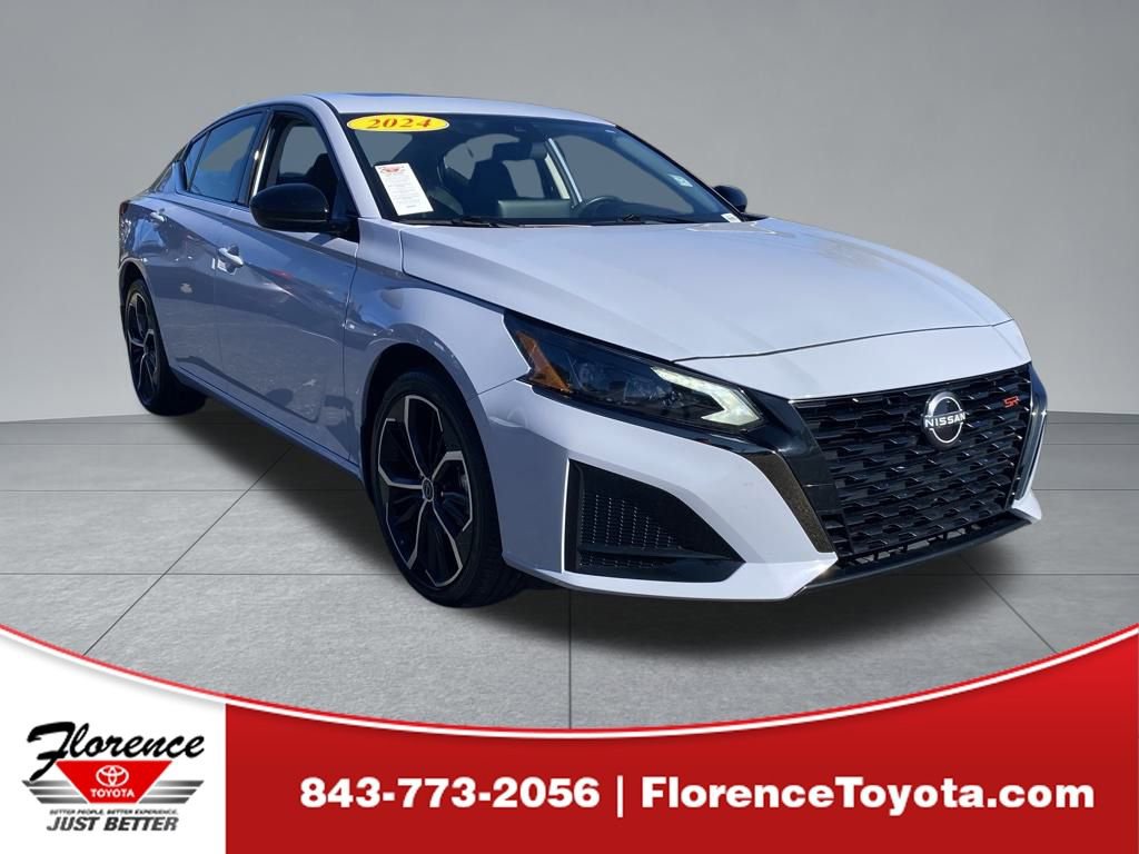 2024 Nissan Altima SR's photo