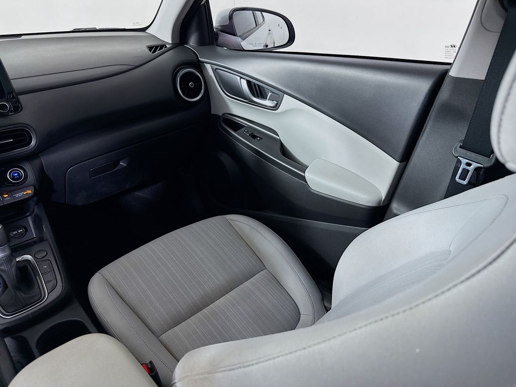 2023 Hyundai Kona SEL photo 25