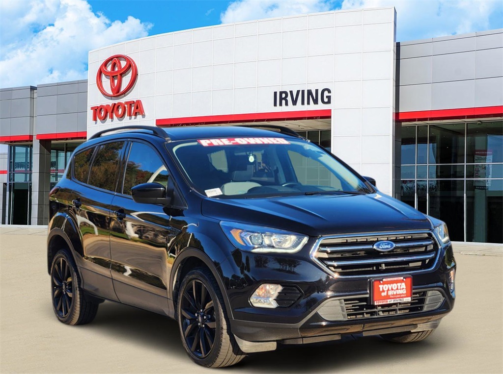Used 2019 Ford Escape SE with VIN 1FMCU0GD5KUB34486 for sale in Irving, TX