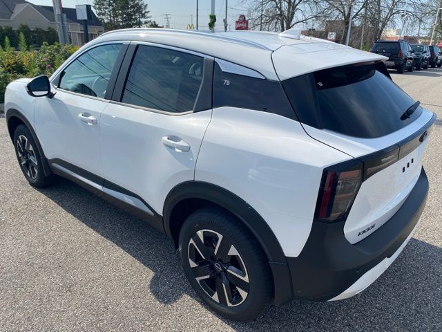 2025 Nissan Kicks SV photo 4
