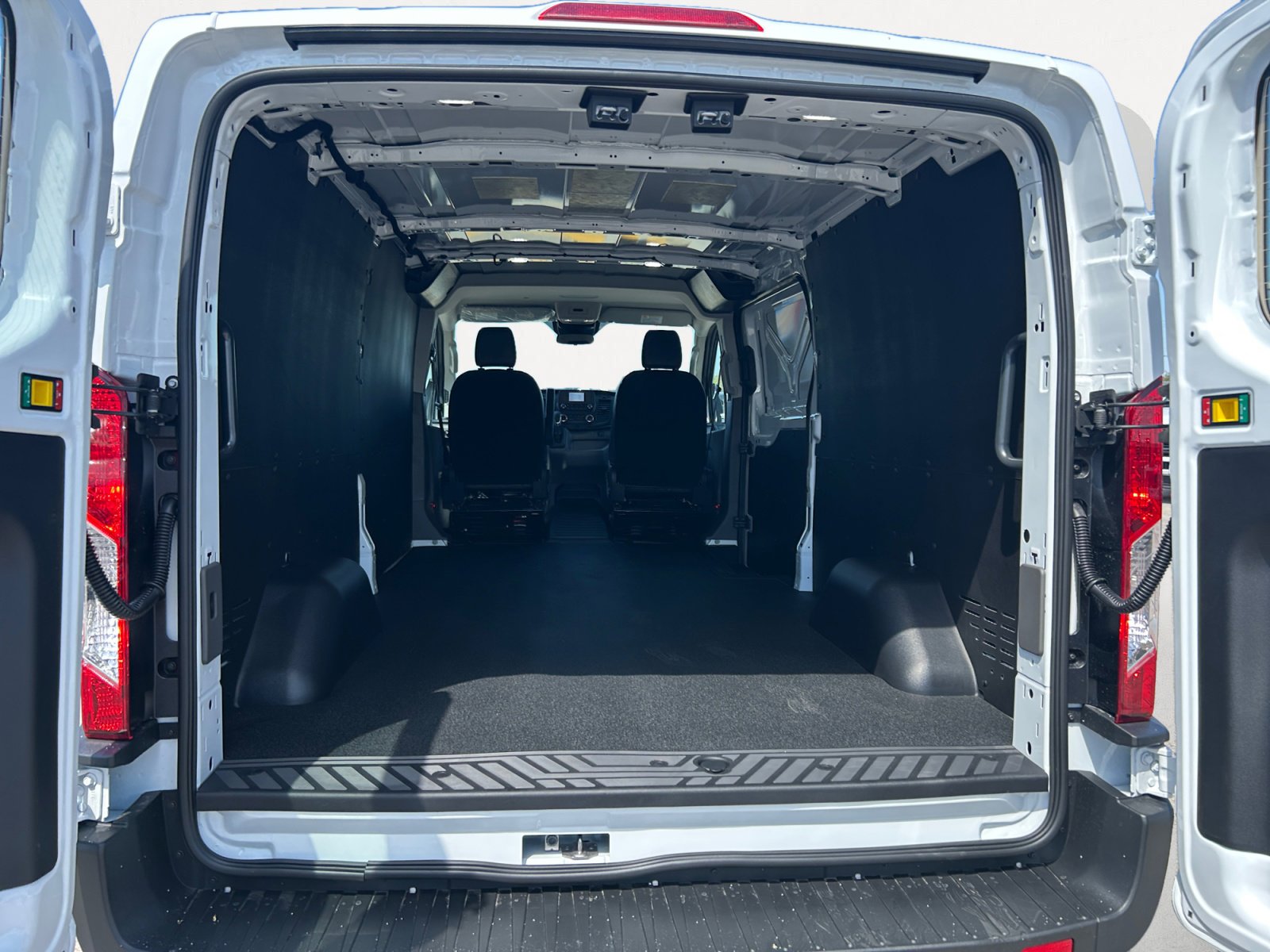 2025 Ford Transit Cargo Van photo 5
