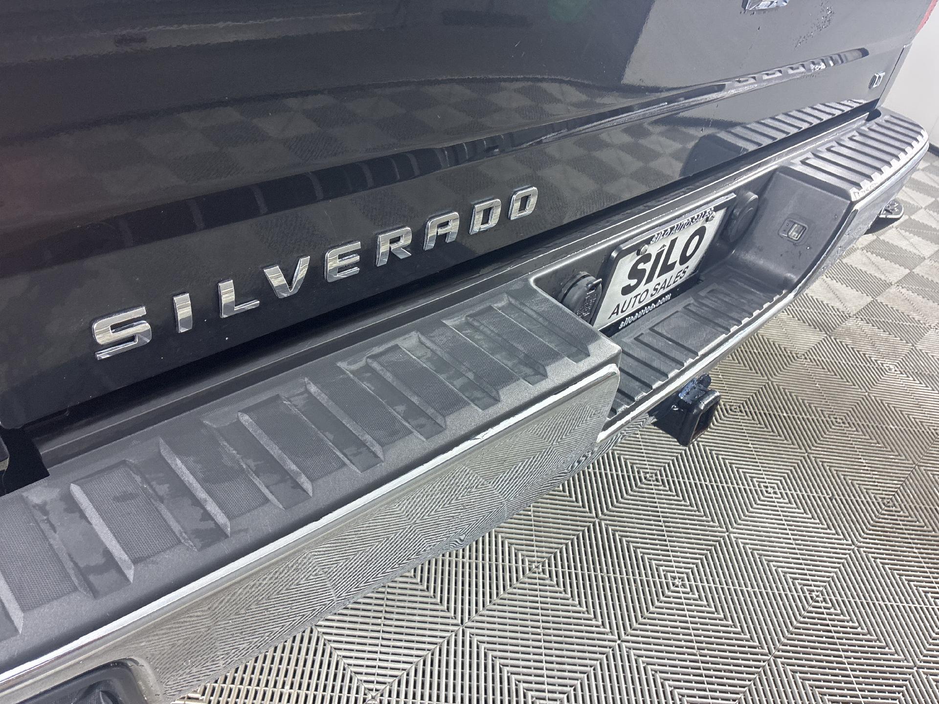 2017 Chevrolet Silverado 1500 LT photo 7